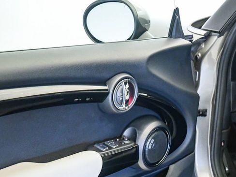 Used 2019 MINI Cooper Convertible FWD image 32