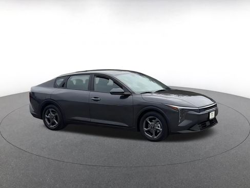 Used 2025 Kia K4 LXS image 3