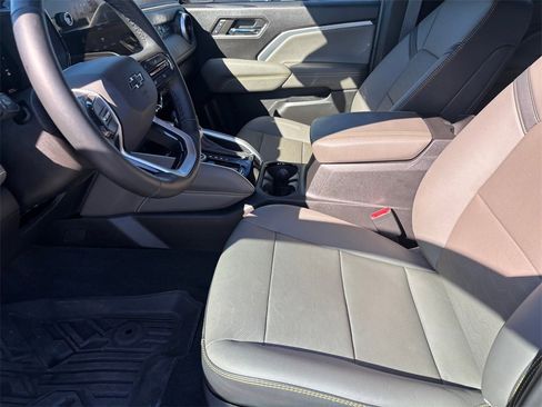 Used 2024 Chevrolet Colorado ZR2 w/ ZR2 Convenience Package III image 10