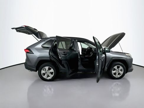 Used 2025 Toyota RAV4 XLE FWD image 23