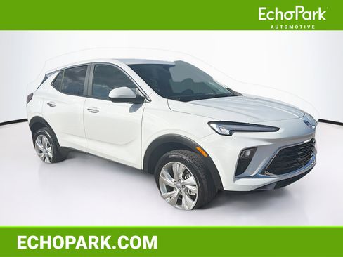 Used 2025 Buick Encore GX Preferred AWD/4WD image 1