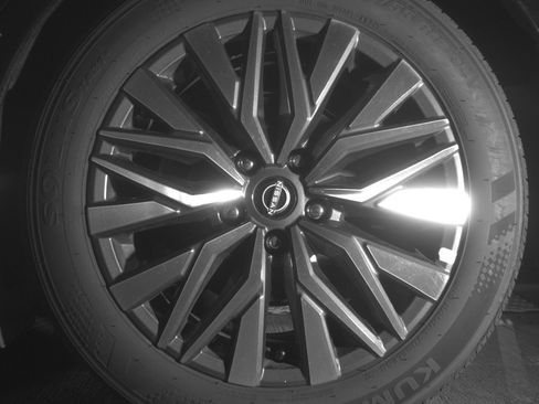 Used 2025 Nissan Altima 2.5 SV image 14