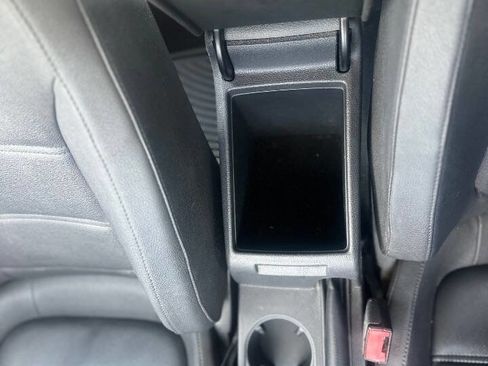 Used 2012 Volkswagen Jetta SE FWD image 24