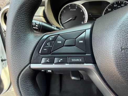 Used 2021 Nissan Versa S FWD image 32