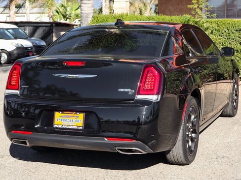Used 2020 Chrysler 300 S image 9