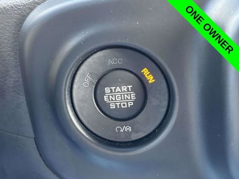 Used 2023 Jeep Gladiator Sport image 16