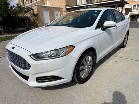 Used 2013 Ford Fusion S image 2