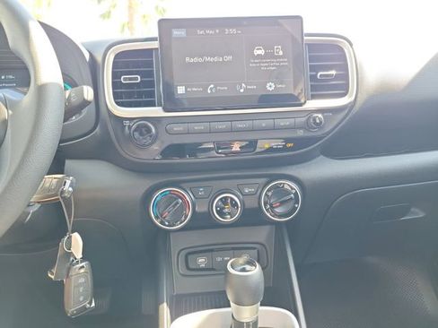 Certified 2026 Hyundai Venue SE FWD image 14