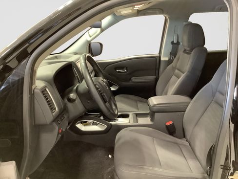 Used 2022 Nissan Frontier SV RWD image 8