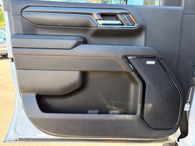 Used 2024 GMC Sierra 2500 AT4 AWD/4WD image 9