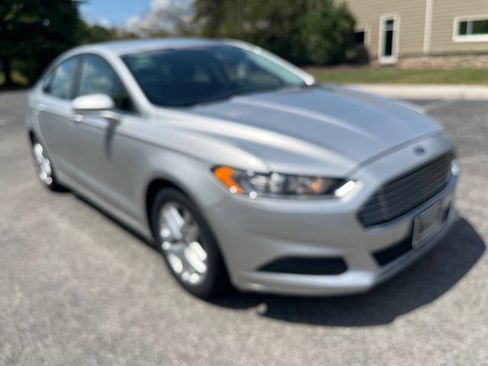 Used 2013 Ford Fusion SE FWD image 23