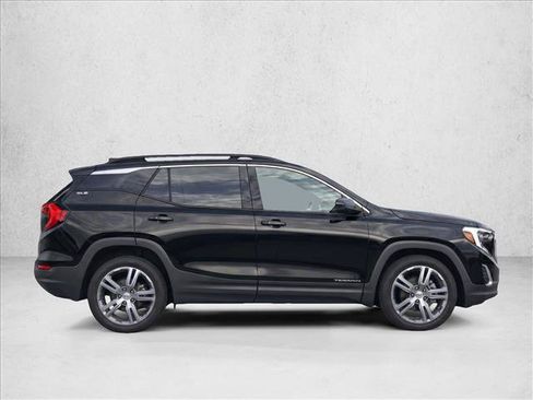 Used 2020 GMC Terrain SLE w/ Driver Convenience Package FWD image 8
