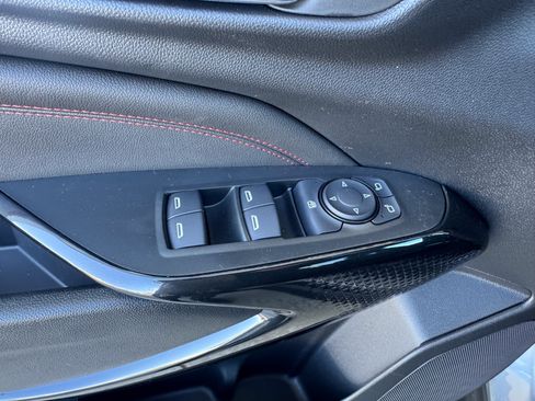 New 2026 Chevrolet Trax RS w/ Sunroof Package FWD image 12