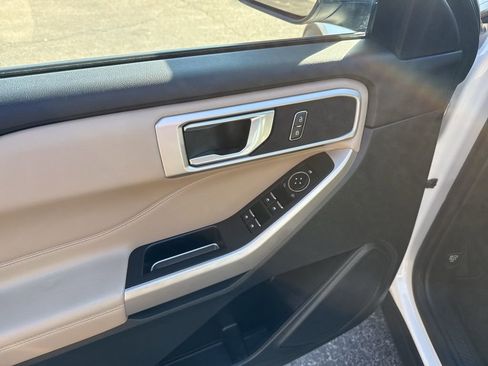 Used 2024 Ford Explorer XLT w/ Equipment Group 202A image 16