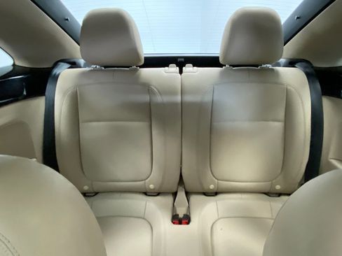 Used 2014 Volkswagen Beetle 2.5 image 36