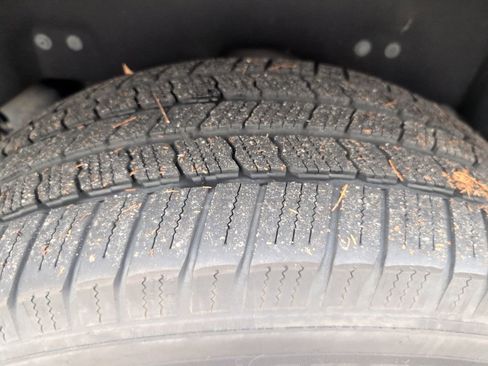 Used 2018 GMC Yukon SLE w/ SLE Value Package image 22