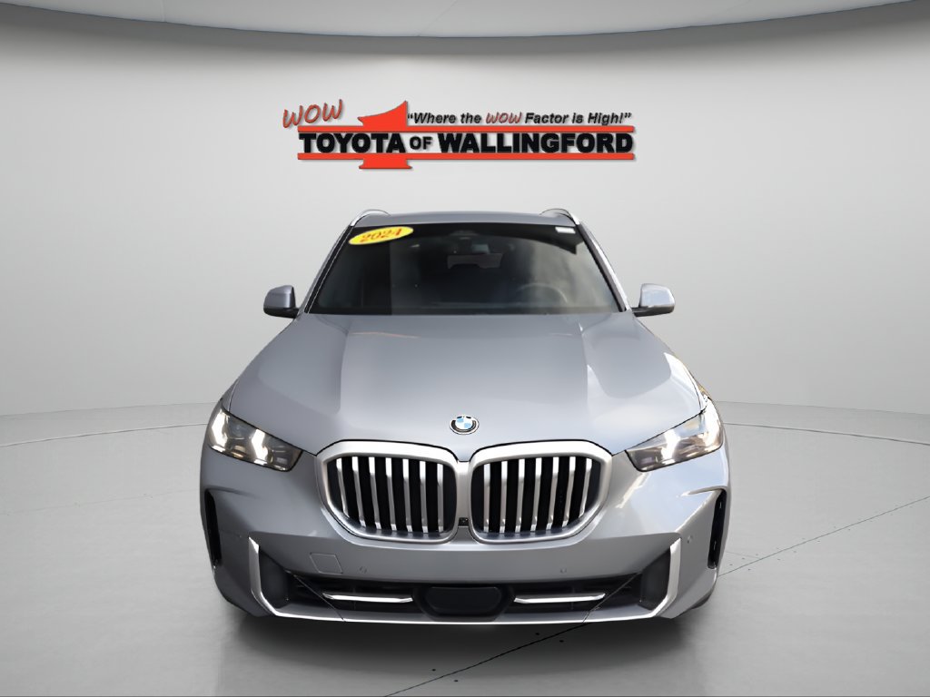 Used 2024 BMW X5 xDrive40i w/ Parking Assistance Package AWD/4WD image 4