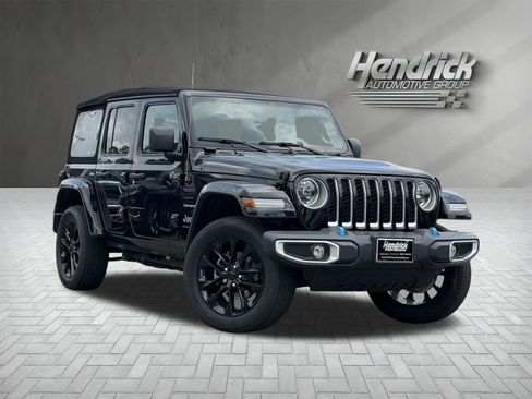 Used 2023 Jeep Wrangler Unlimited Sahara w/ Cold Weather Group AWD/4WD image 2