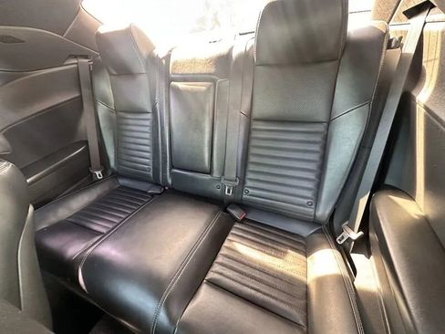 Used 2011 Dodge Challenger RWD image 13