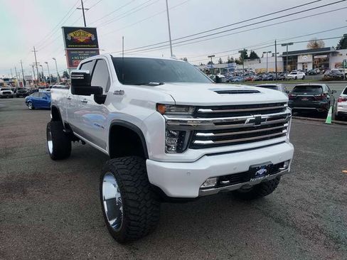 Used 2020 Chevrolet Silverado 2500 High Country w/ Z71 Off-Road Package image 9