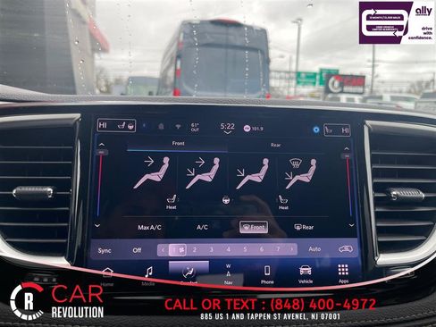 Used 2024 Chrysler Pacifica Limited FWD image 20