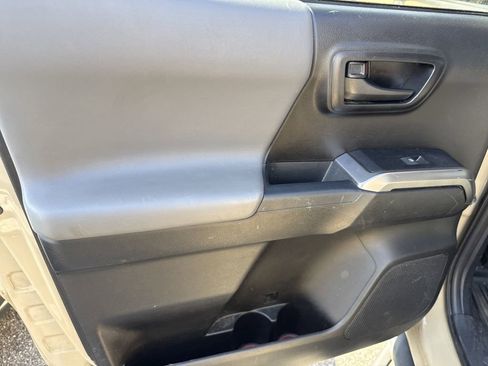 Used 2018 Toyota Tacoma SR5 image 11