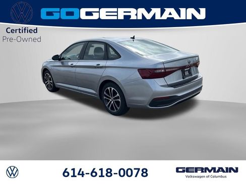 Used 2025 Volkswagen Jetta Sport image 5