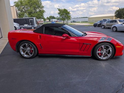 Used 2013 Chevrolet Corvette Grand Sport w/ 3LT Preferred Equipment Group RWD image 10