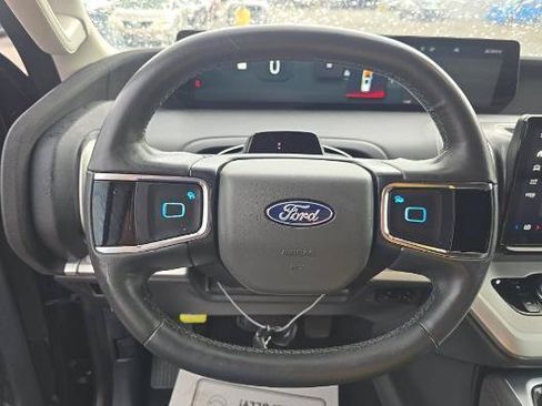 Used 2025 Ford Expedition Max Active RWD image 8