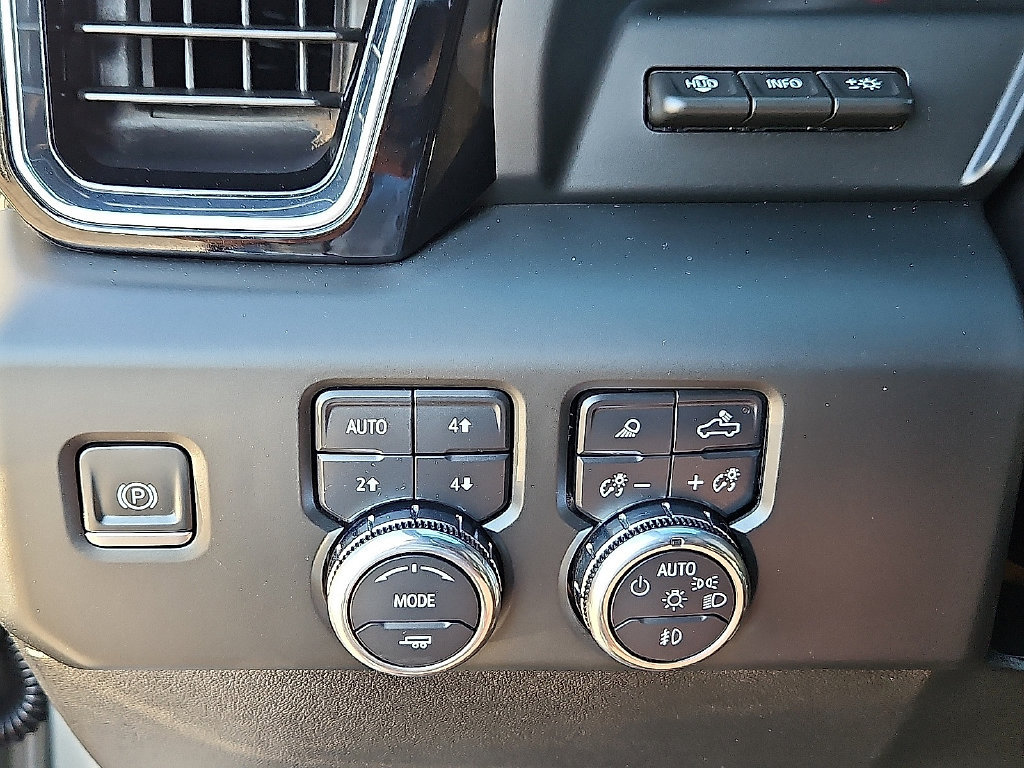Used 2024 GMC Sierra 2500 Denali Ultimate AWD/4WD image 24