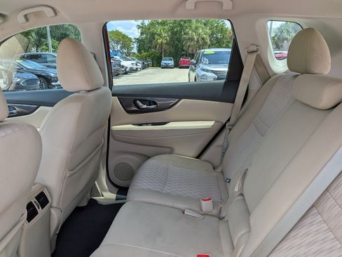 Used 2019 Nissan Rogue SV FWD image 15