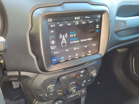 Used 2023 Jeep Renegade Latitude AWD/4WD image 30