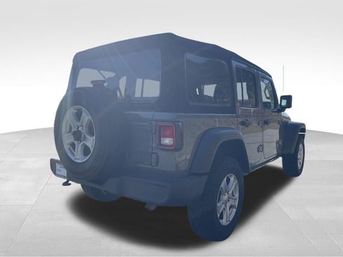 Used 2022 Jeep Wrangler Unlimited Sport image 5