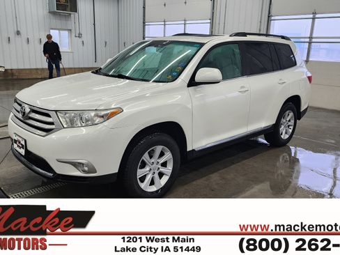 Used 2012 Toyota Highlander SE image 1