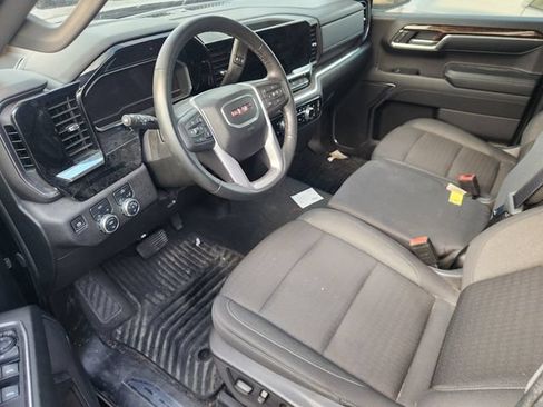 Used 2024 GMC Sierra 1500 Elevation AWD/4WD image 8