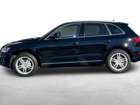 Used 2017 Audi Q5 2.0T Premium Plus w/ Technology Package image 3