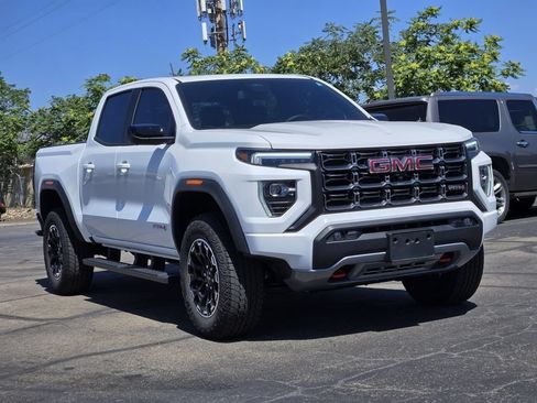 Used 2026 GMC Canyon AT4 w/ Technology Plus Package AWD/4WD image 2