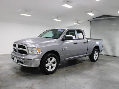 Used 2024 RAM 1500 Classic SLT AWD/4WD image 5