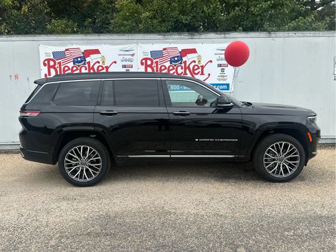 New 2025 Jeep Grand Cherokee L Summit image 2