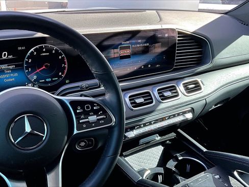 Used 2023 Mercedes-Benz GLS 450 4MATIC image 6