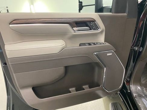 New 2025 GMC Sierra 2500 SLT w/ SLT Premium Package image 12