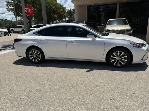 Used 2020 Lexus ES 350 w/ Premium Package FWD image 2