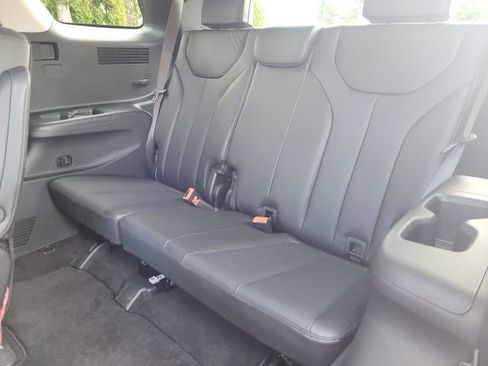 Certified 2025 Hyundai Palisade SEL image 16