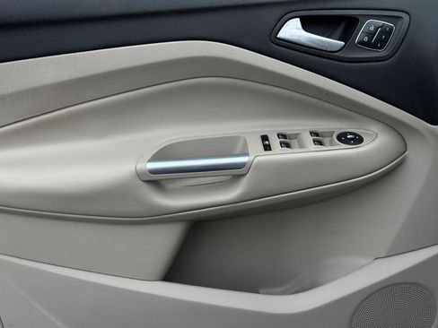 Used 2016 Ford Escape Titanium image 14