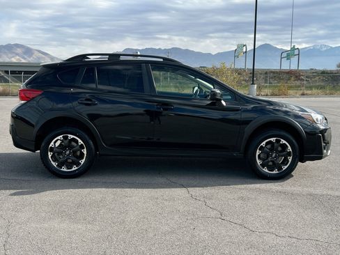 Certified 2023 Subaru Crosstrek 2.0i Premium image 2