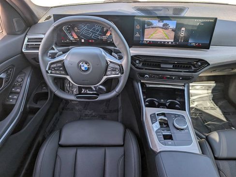 Used 2025 BMW 330i xDrive Sedan AWD/4WD image 10