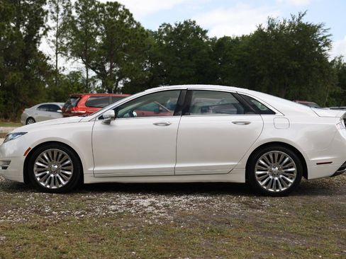 Used 2013 Lincoln MKZ AWD image 3