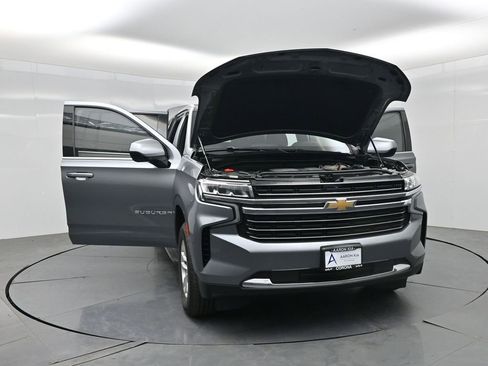 Used 2021 Chevrolet Suburban LT RWD image 31
