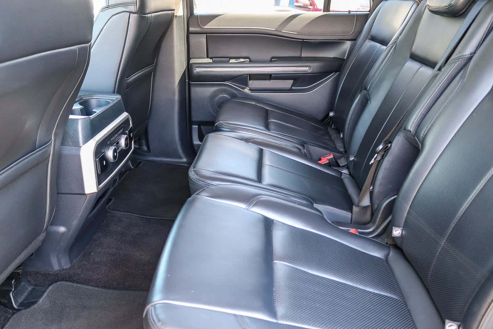 Used 2022 Ford Expedition XLT AWD/4WD image 17