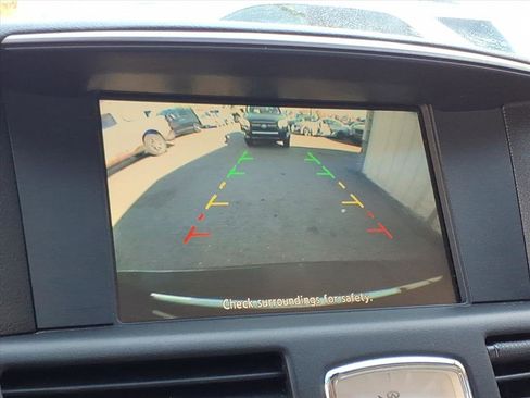 Used 2011 INFINITI M37 x w/ Deluxe Touring Pkg image 10